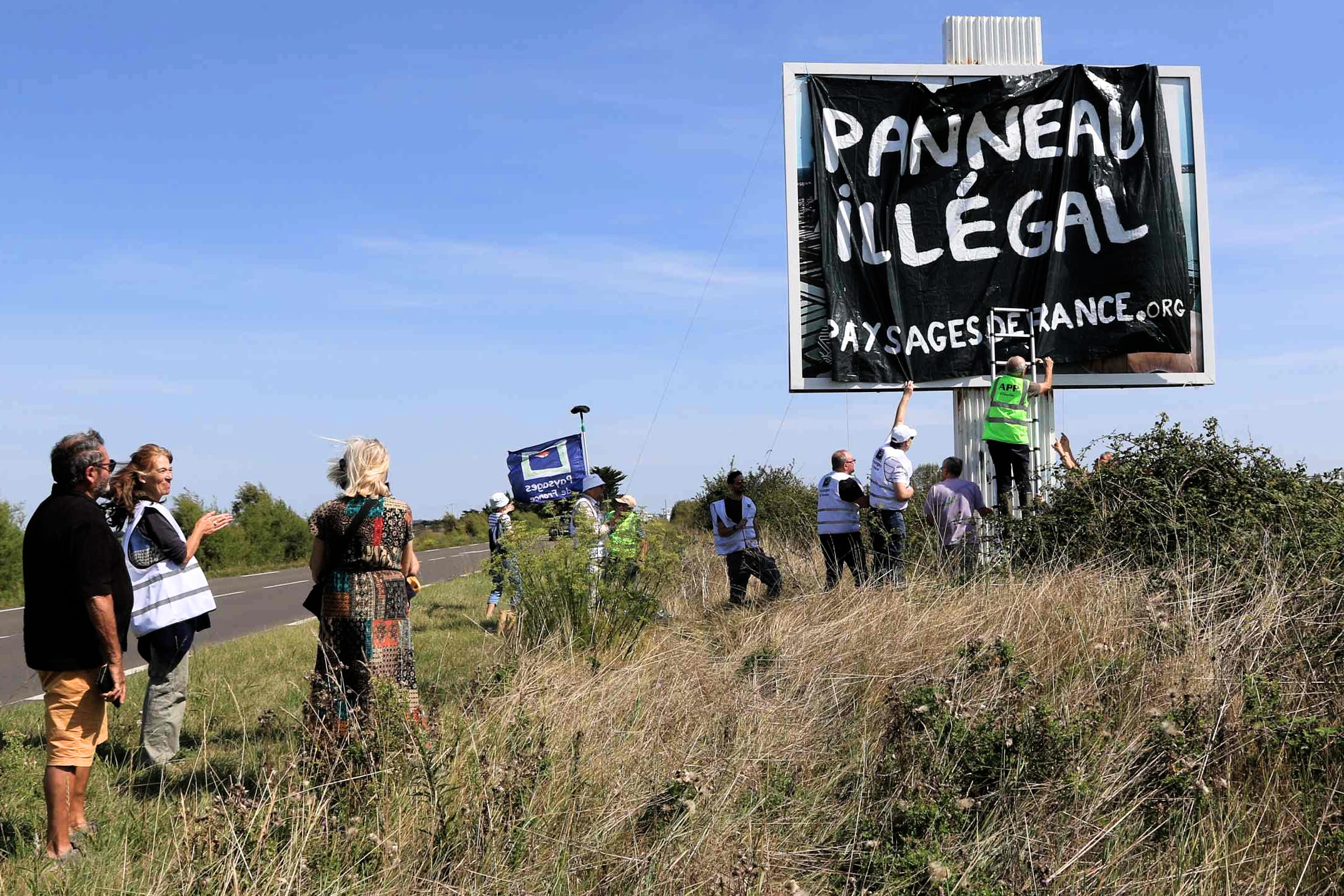 2025 Bâchage La Barre-de-Monts + collages Beauvoir-sur-Mer (85)